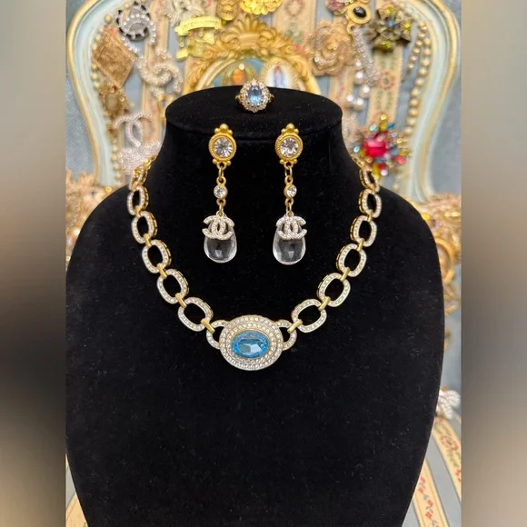 Gold and Blue Crystal Jewelry Set - Picture 4 of 9